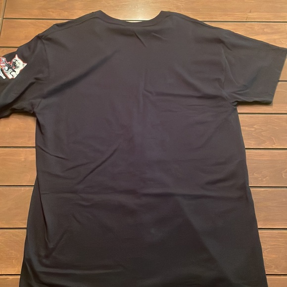 BNWOT cats tongue tshirt - Picture 4 of 6